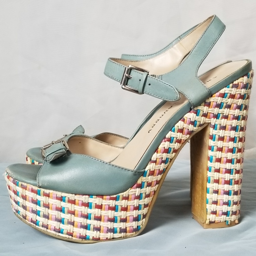 Chinese Laundry Platforms